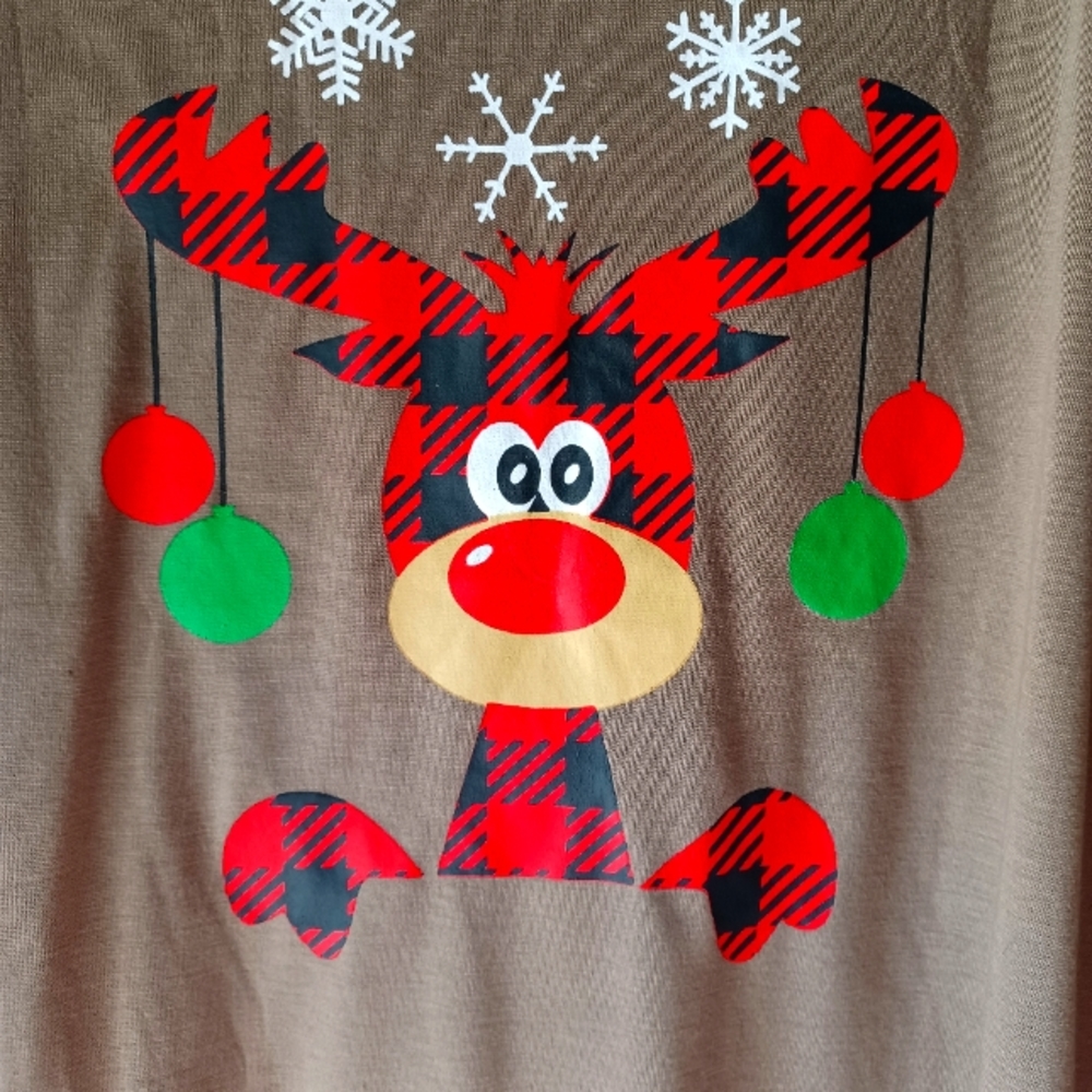 NWOT Christmas Silly Reindeer Light Weight High Low Tee XL